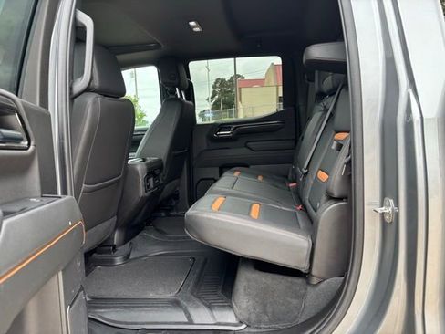 Used 2023 GMC Sierra 1500 AT4 w/ AT4 Premium Package AWD/4WD image 12