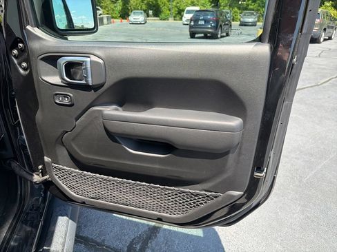 Used 2022 Jeep Wrangler Unlimited Sport AWD/4WD image 26