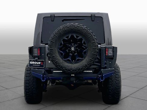 Used 2017 Jeep Wrangler Unlimited Rubicon w/ Cold Weather Group AWD/4WD image 5