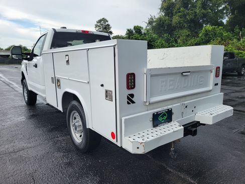 Used 2022 Ford F250 XL w/ Power Equipment Group AWD/4WD image 9