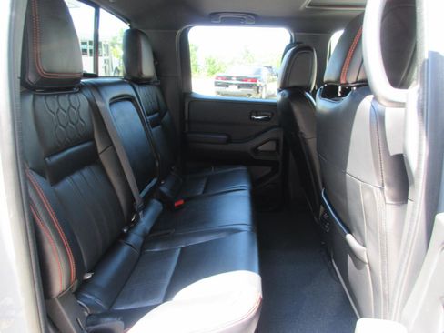 Used 2023 Nissan Frontier PRO-4X w/ Pro-4X Premium Package AWD/4WD image 21