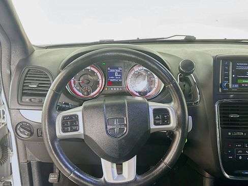 Used 2019 Dodge Grand Caravan GT FWD image 17