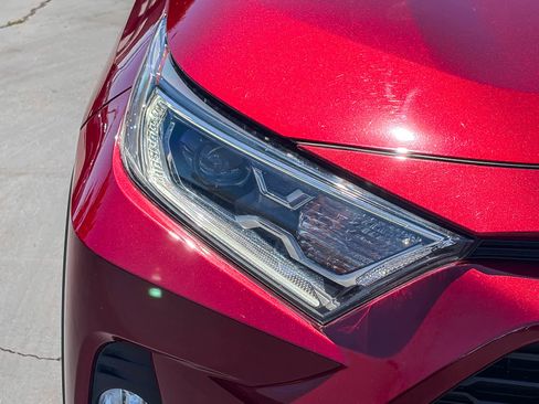 Used 2020 Toyota RAV4 XLE w/ Convenience Package AWD/4WD image 7