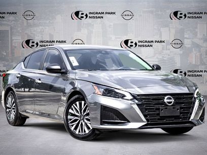 Used 2025 Nissan Altima 2.5 SV