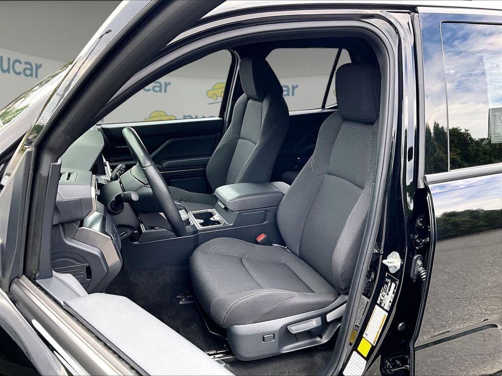 Used 2025 Toyota 4Runner SR5 AWD/4WD image 10