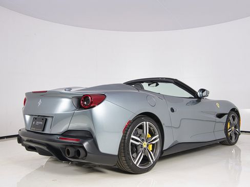 Certified 2019 Ferrari Portofino image 7