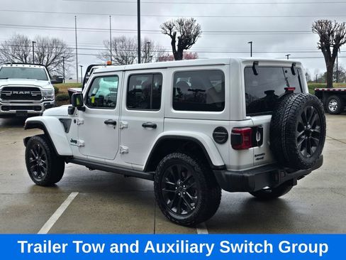 Used 2025 Jeep Wrangler Unlimited Sahara image 7