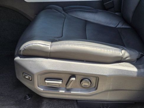 Used 2025 Toyota Tundra Platinum AWD/4WD image 27