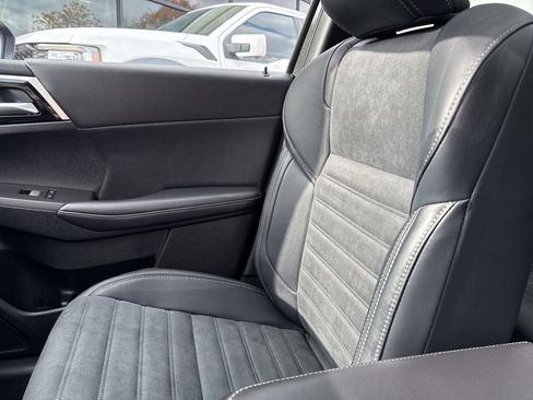 New 2026 Mitsubishi Outlander SE image 10