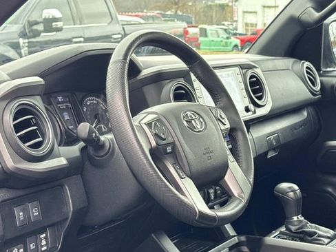 Used 2021 Toyota Tacoma TRD Off-Road image 28