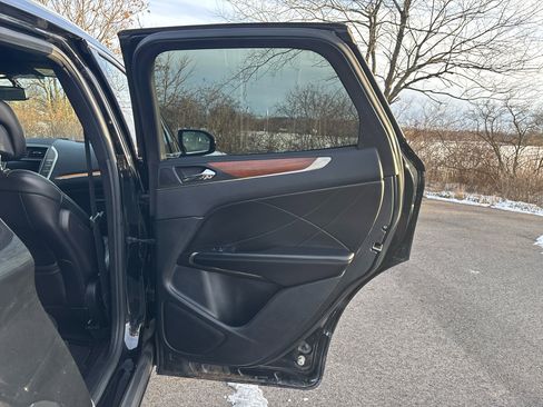 Used 2017 Lincoln MKC Reserve image 17