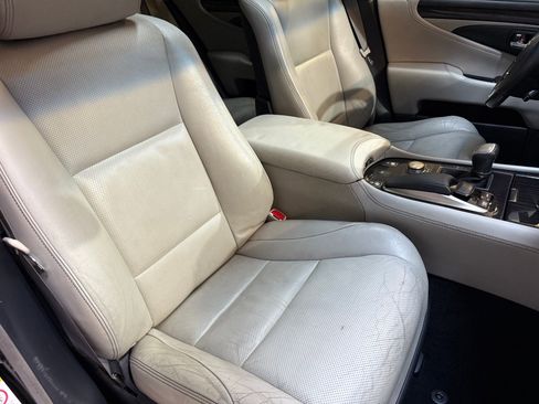 Used 2014 Lexus LS 460 AWD w/ Comfort Package image 54