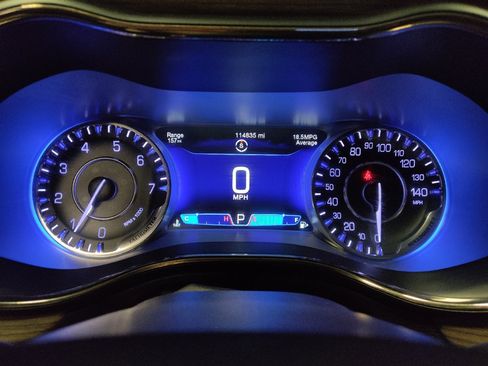 Used 2016 Chrysler 200 C w/ Premium Group FWD image 23