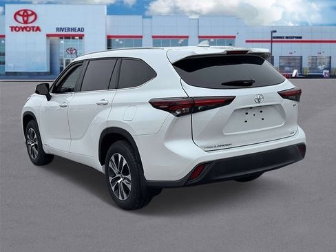 Certified 2025 Toyota Highlander XLE image 5