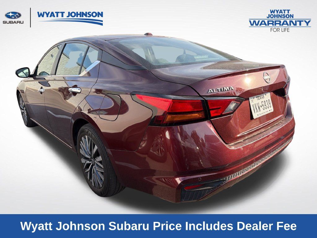 Used 2025 Nissan Altima 2.5 SV FWD image 5