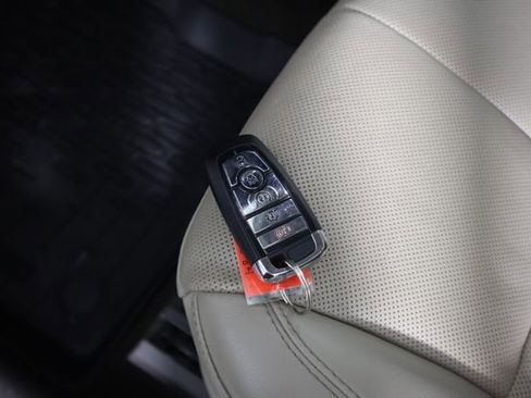 Used 2022 Lincoln Corsair Reserve w/ Equipment Group 201A image 39