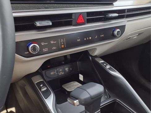 New 2026 Kia Sorento S FWD image 6