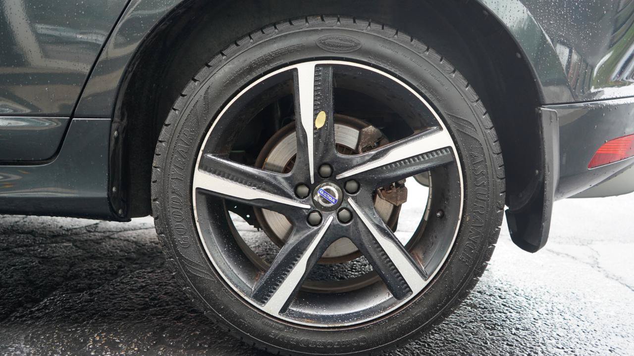 Used 2016 Volvo XC60 T6 R-Design Platinum w/ Climate Package AWD/4WD image 12