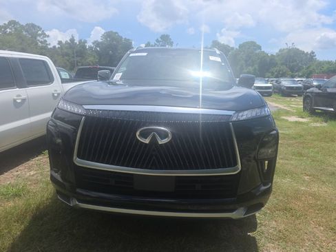 Used 2025 INFINITI QX80 Luxe RWD image 2