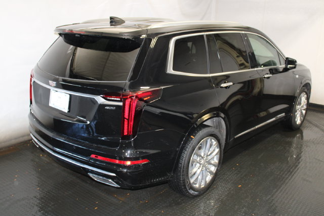 Used 2024 Cadillac XT6 Premium Luxury w/ Technology Package AWD/4WD image 4