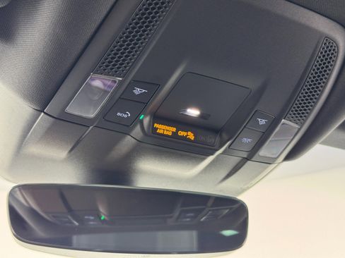 Used 2024 Porsche Taycan image 33