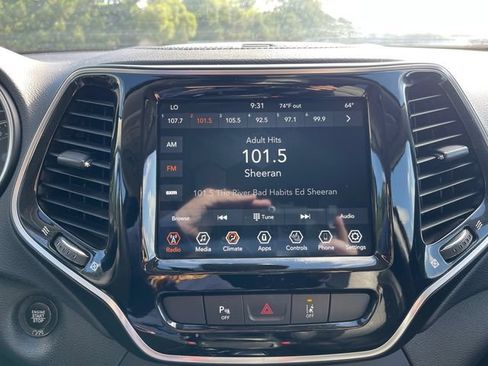 Used 2020 Jeep Cherokee Limited w/ Advanced Safety Group AWD/4WD image 22