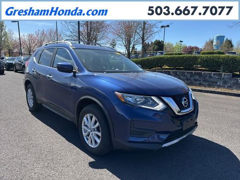 Used 2017 Nissan Rogue SV image 1