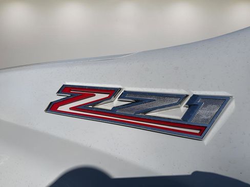 Used 2020 Chevrolet Silverado 1500 LT Trail Boss image 10