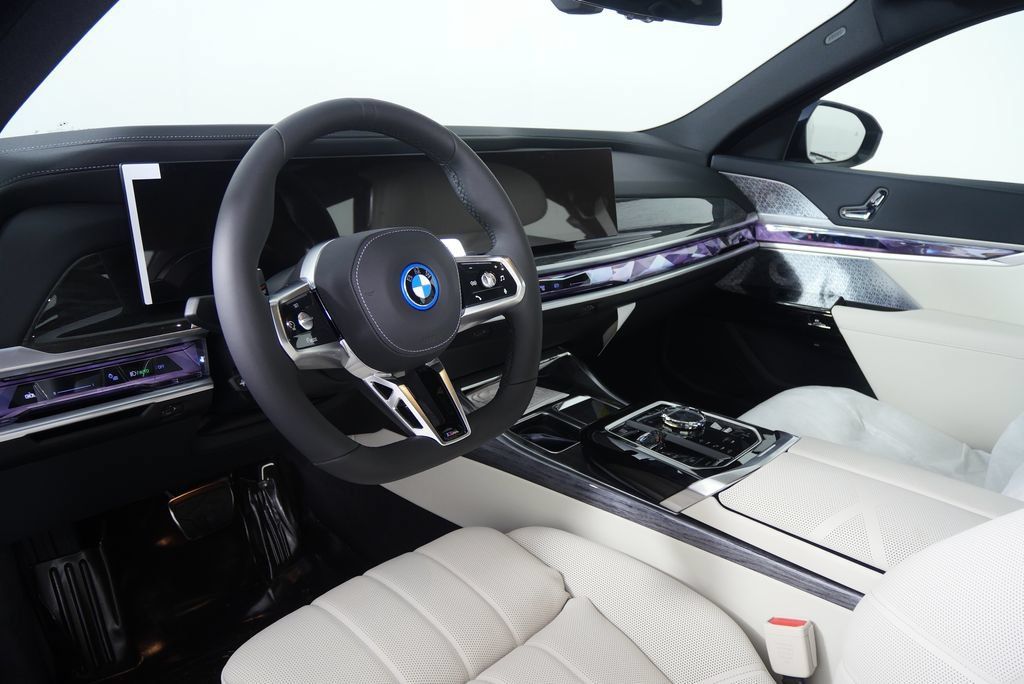 Used 2026 BMW 750e xDrive w/ Executive Package AWD/4WD image 13