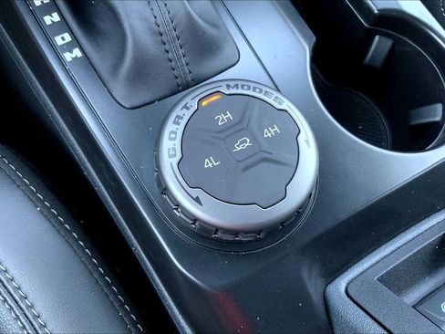 Used 2025 Ford Bronco Outer Banks AWD/4WD image 16