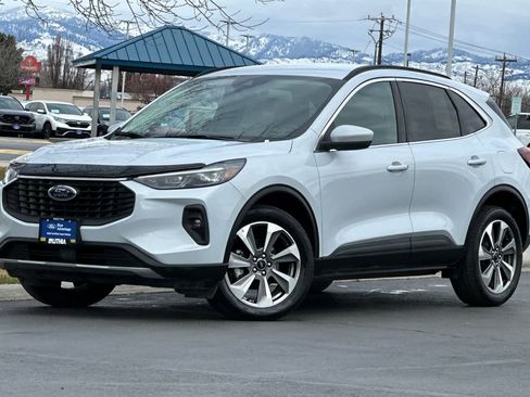 Certified 2025 Ford Escape Platinum image 1