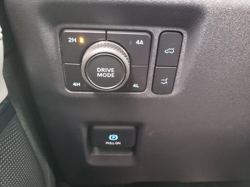 New 2025 Ford Expedition Active image 30