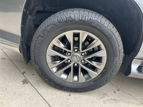 Used 2018 Lexus GX 460 Premium AWD/4WD image 32