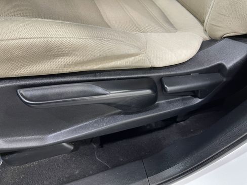 Used 2020 Honda CR-V LX image 15