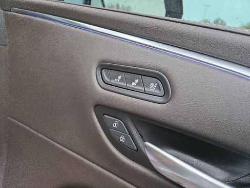 Certified 2021 Cadillac Escalade Premium Luxury AWD/4WD image 26