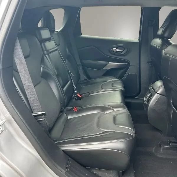Used 2019 Jeep Cherokee Limited AWD/4WD image 13