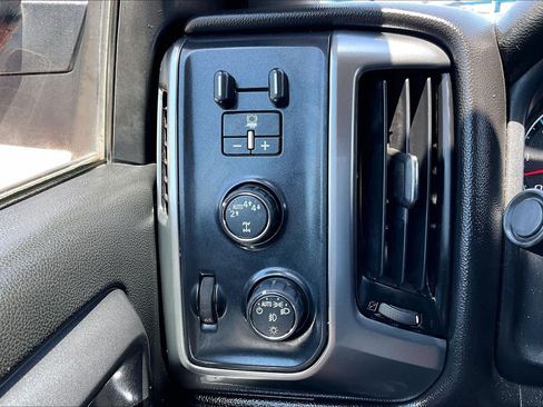 Used 2017 Chevrolet Silverado 1500 LT w/ All Star Edition AWD/4WD image 32