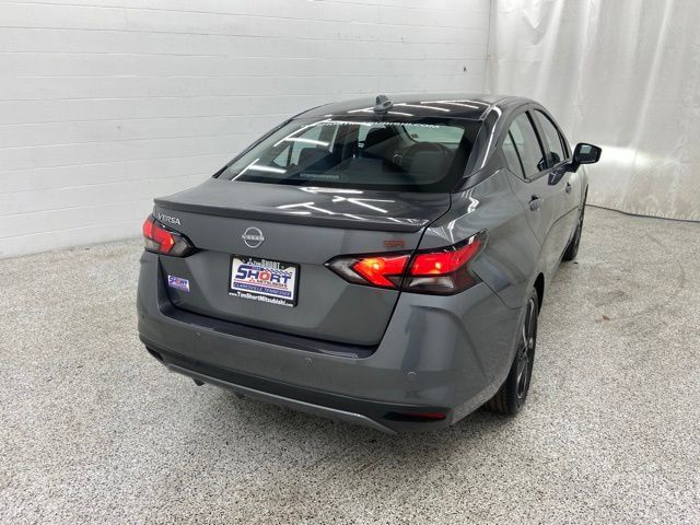 Used 2024 Nissan Versa SR FWD image 4