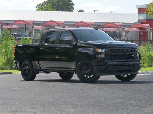 Used 2025 Chevrolet Silverado 1500 Custom AWD/4WD image 2