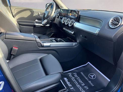 Certified 2025 Mercedes-Benz GLB 250 4MATIC image 15