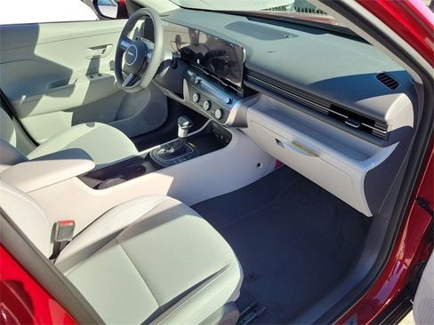 New 2026 Hyundai Kona SE image 14