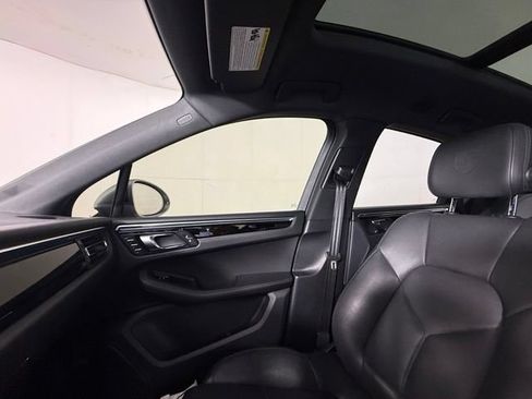 Used 2020 Porsche Macan AWD/4WD image 12