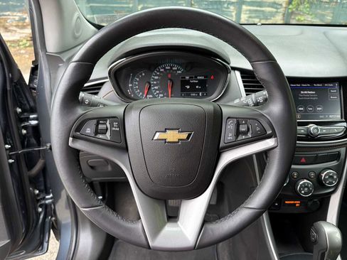Certified 2022 Chevrolet Trax LT w/ Sport Edition AWD/4WD image 11