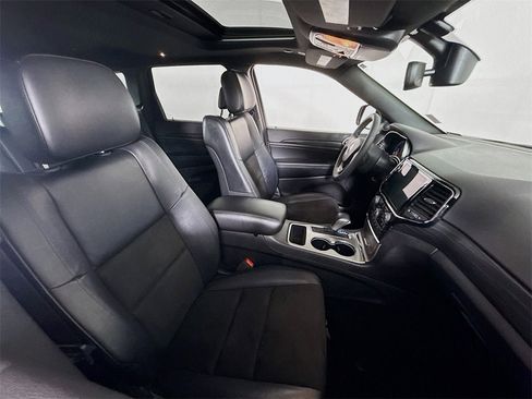 Used 2019 Jeep Grand Cherokee Altitude image 20