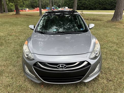 Used 2013 Hyundai Elantra GT w/ Style Pkg FWD image 4