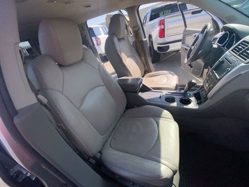 Used 2011 Chevrolet Traverse LT w/ Personal Connectivity Package FWD image 7