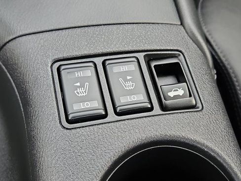 Certified 2025 Nissan Z Performance w/ Floor Mat Package RWD image 25