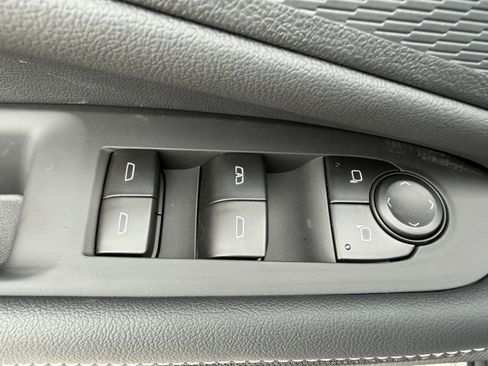 Used 2026 Chevrolet Blazer EV LT FWD image 17