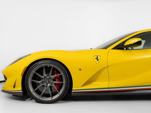 Used 2018 Ferrari 812 Superfast RWD image 12