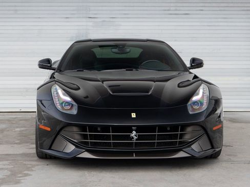 Used 2014 Ferrari F12 Berlinetta image 2